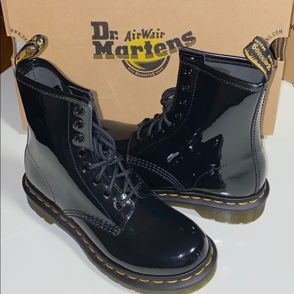 AUTH DR. MARTENS 1460 W PATENT LEATHER BOOTS